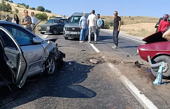 Kayseri'de otomobiller kafa kafaya çarpıştı! Ölü ve yaralılar var