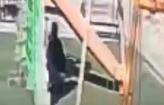 Kayseri'de pes dedirten görüntüler: Çocuk parkına tuvaletini yaptı!