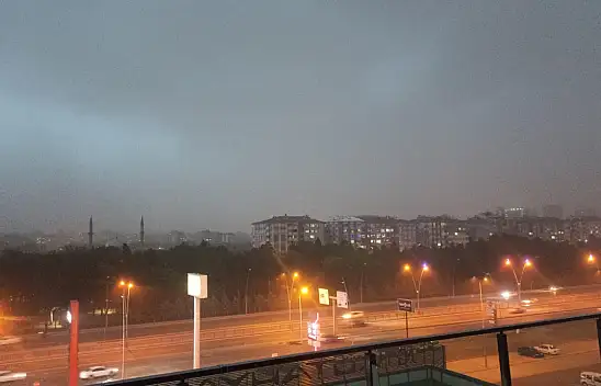 Kayseri'de şiddetli fırtına! Meteorolojiden son dakika uyarısı!