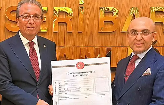 Kayseri'de tapuyu aldılar! Böyle poz verdiler