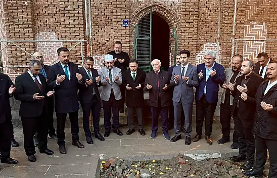 Kayseri'de tarihi türbede dönüşüm! Restorasyon ve çevre düzenlemesi sürüyor