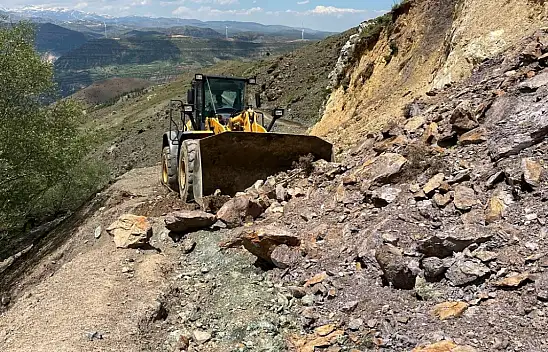 Kayseri'de tarım ve yayla yollarında hummalı çalışma
