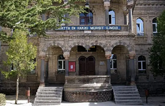 Kayseri'de taşınan mezarlığın yerine lise yapıldı! 103 yıllık bina için karar verildi
