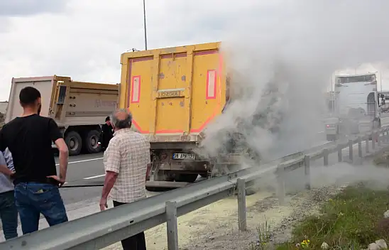 Kayseri'de tırın lastikleri alev aldı!