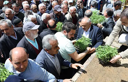 Kayseri'de ücretsiz dağıtıldı! Vatandaş kapış kapış aldı, Başkan arada kaldı
