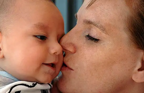 Kayseri'de uzman uyardı! Bebekleri öpmeden önce iki kez düşünün