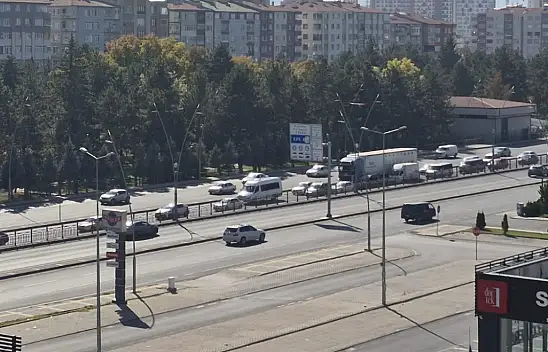 Kayseri'de uzun araç kuyruğunun sebebi belli oldu! Ekipler olay yerinde