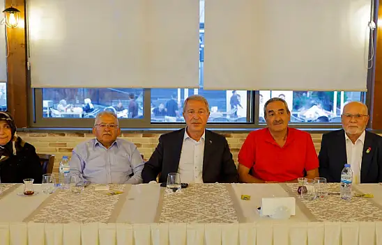 Kayseri'de vefa buluşması: Büyükkılıç ve Akar şehit aileleriyle bir araya geldi!