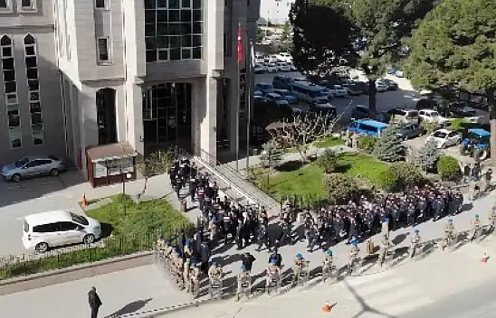 Kayseri'de 'yatırım danışmanlığı' ilanlarıyla vurgun yapan dolandırıcılar yakalandı