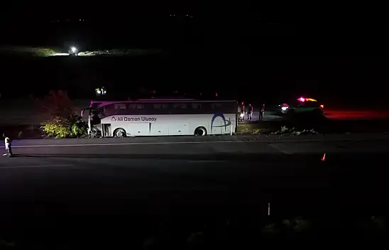 Kayseri'de yolcu otobüsü devrildi: Ölü ve yaralılar var