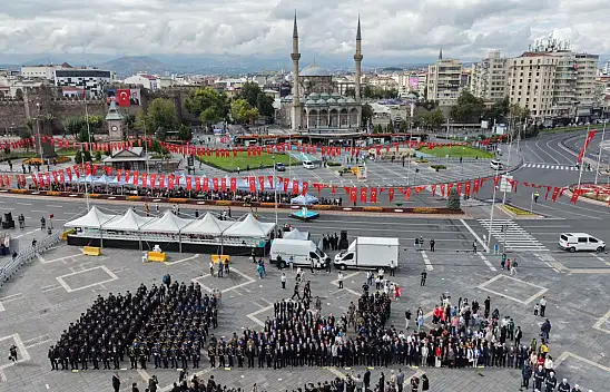 Kayseri'deki 30 Ağustos Zafer Bayramı törenlerinde bir ilk yaşandı