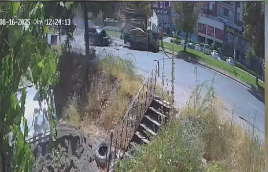 Kayseri'deki kamyonet kazasının görüntüleri ortaya çıktı