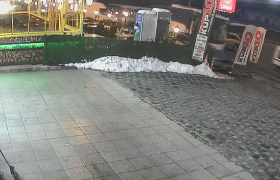 Kayseri'deki kırmızı ışıktaki kaza kamerada