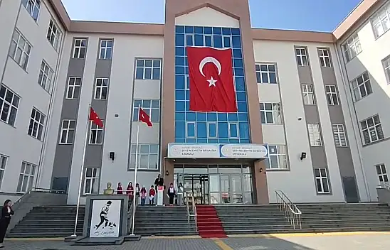 Kayseri'deki o okulda 23 Nisan'a buruk kutlama