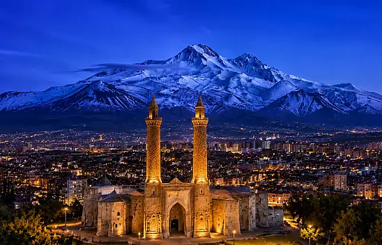 Kayseri'deki Sivaslılar yarını bekliyor