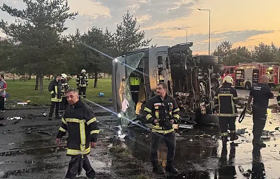 Kayseri'deki yolcu otobüsü ile tırın çarpıştığı kazada yakıt detayı