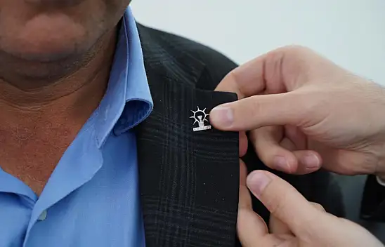 Kayseri'den 3 isim AK Parti rozetlerini taktı