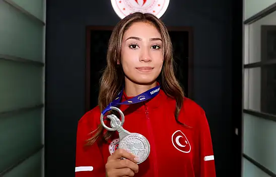 Kayseri'den gitti, Dünya ikincisi oldu