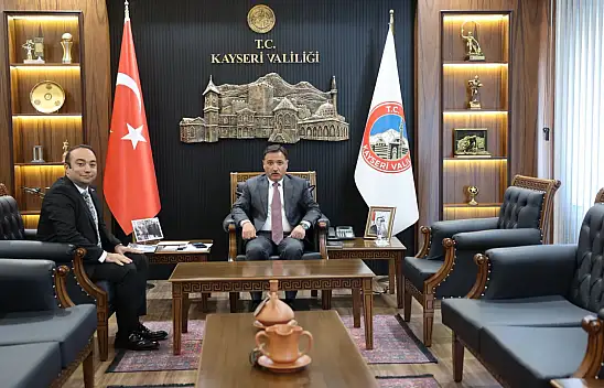Kayseri'den yola çıktı Kars'a gidiyor! Valiye ziyaret