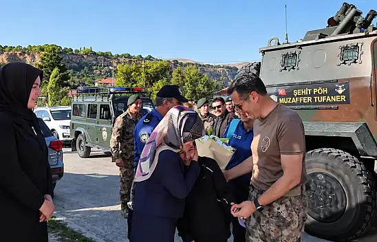 Kayseri Emniyeti, okulun ilk gününde şehit kızını yalnız bırakmadı!