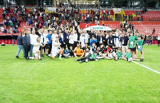 Kayseri Erciyes 38 FK galibiyet pozu! Kupada üst tura çıktı