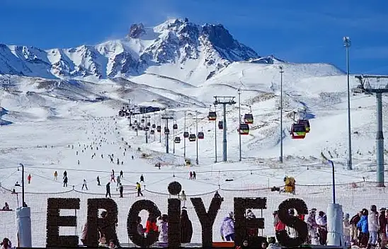 Kayseri Erciyes'in yeni sezon hazırlıkları masaya yatırıldı