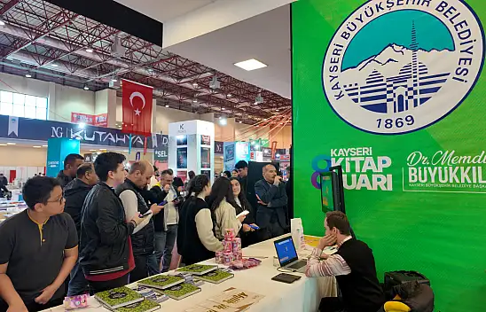 Kayseri Kitap Fuarı'nda çocukların yüzü güldü!