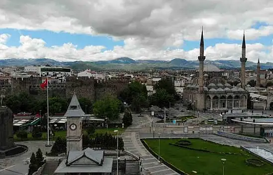 Kayseri'nin 11 ilçesinde elektrikler kesilecek! Dakikalar kaldı