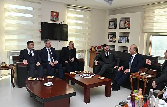 Kayseri'nin 55 yıllık köklü firması ile ilgili dikkat çeken gelişme! Bugün resmen başladı! Bakın şirketi kimler ziyaret etti?