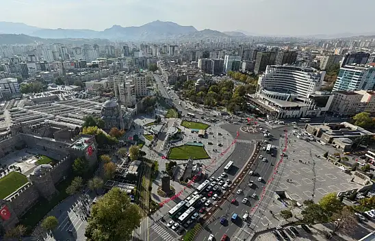 Kayseri'nin damatları gündemde! Ticaret için gelip kaldılar