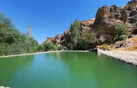 Kayseri'nin Gizli Kapadokya'sı: Kayaların içine oyulmuş bin yıllık tarih!