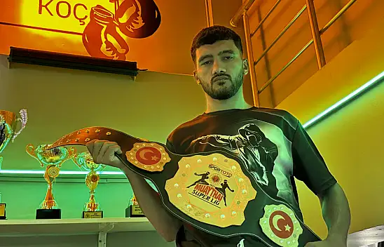 Kayseri'nin gururu Sercan Koç 5. kez altın kemerin sahibi oldu