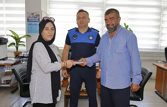 Kayseri'nin Meydanı'nda para dolu cüzdanını düşürdü!