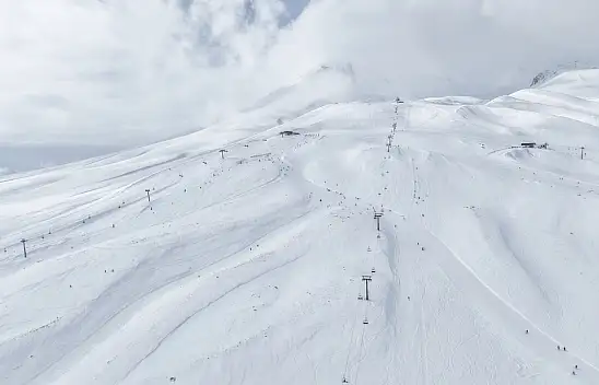 Kayseri'nin o ilçesi Erciyes'e rakip oldu! Kar kalınlığı 147 santimetreye yükseldi