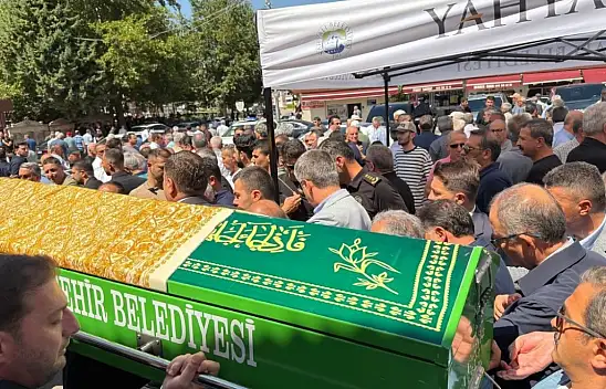 Kayseri'nin tanınan ailesinin acı günü: Hayriye Keskinkılıç'a son veda