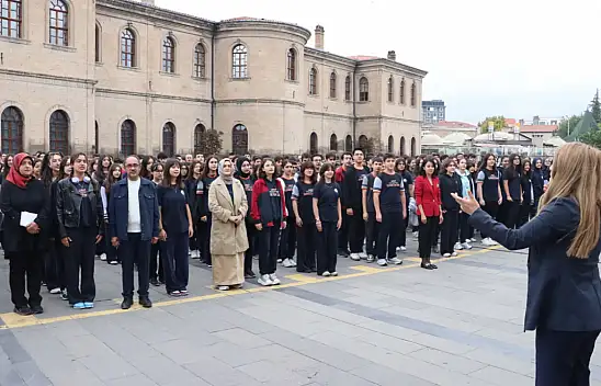 Kayseri'nin Taş Mektebi'nde bir asırdır aynı marş okunuyor: İşte hikâyesi