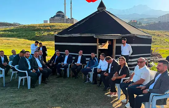 Kayseri'nin zirvesinde dikkat çeken buluşma! Ülkücüler bir araya geldi