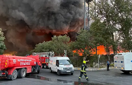 Kayseri OSB'deki yangın yerinden ilk görüntüler...