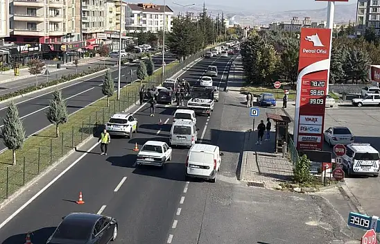 Kayseri plakalı araç Nevşehir'de zincirleme kazaya karıştı!