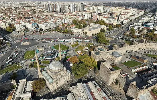 Kayseri Valiliği duyurdu! Cumhuriyet Meydanı trafiğe kapatılacak