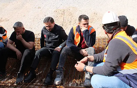 Vali Çiçek'ten olay yerinde ilk açıklama: Başımız sağ olsun