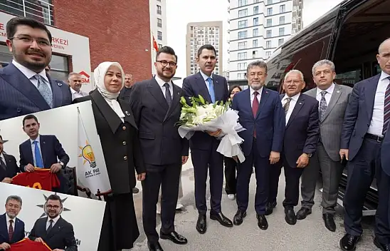 Kayseri'ye gelen Bakanlara sürpriz hediye! İl Başkanı verdi
