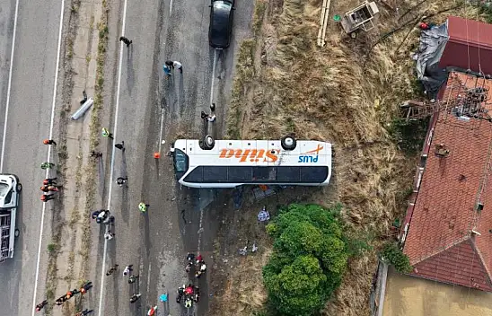 Kayseri'ye gelirken devrilen otobüsten acı haber: 1 kişi vefat etti