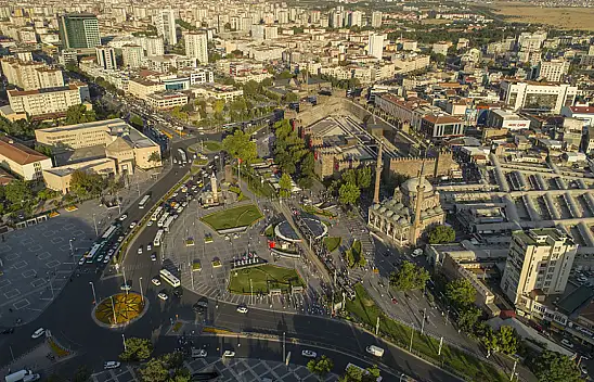 Kayseri'ye ilk kar yağdı