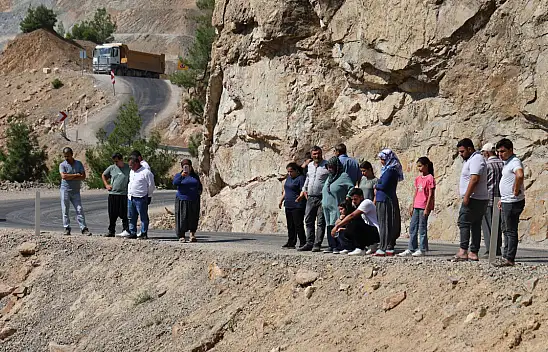 Kayseri yolunda ailelerin nöbeti devam ediyor! Muhtarlardan destek geldi