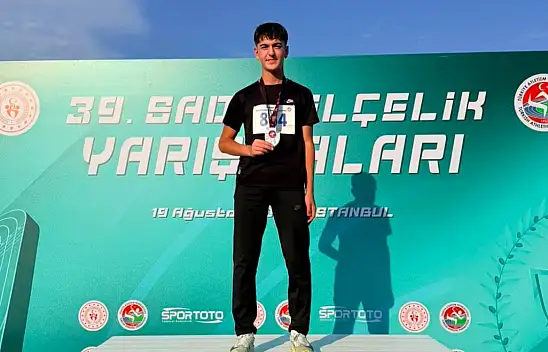 Kayserili genç atlet İstanbul'da kürsüye çıktı: Türkiye ikinciliği gururu!