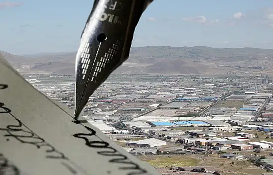 Kayserili iş adamının MHP'li vekil için yazdığı şiir dikkat çekti