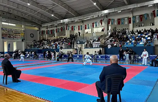 Kayserili karateciler Türkiye Yıldızlar Ligi'nde mücadele etti