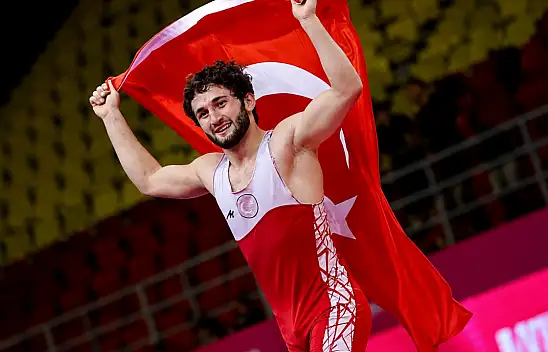 Kayserili sporcu bir hareketle şampiyon oldu!