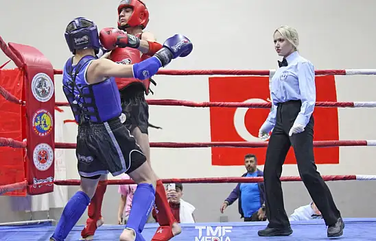 Kayserili sporcular Muaythai'de madalyaları topladı!